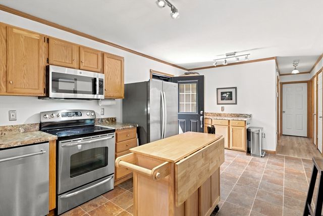 274 Strong St, Amherst, MA 01002
