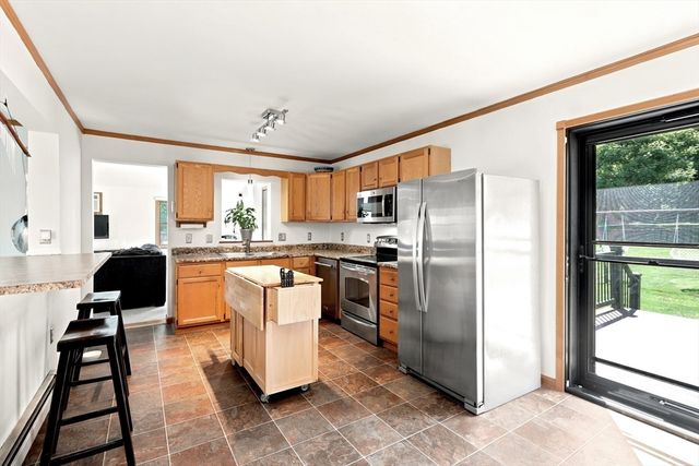 274 Strong St, Amherst, MA 01002