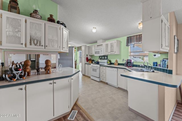 30854 S WANDERING Way, Congress, AZ 85332