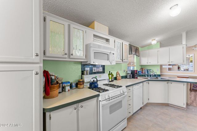 30854 S WANDERING Way, Congress, AZ 85332