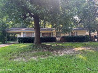 3062 Lakewood Drive, Jackson, MS 39212