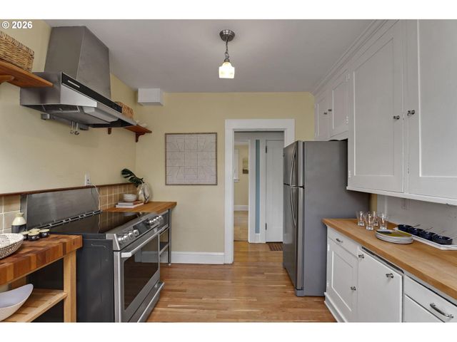 415 Ne MIRIMAR Pl, Portland, OR 97232