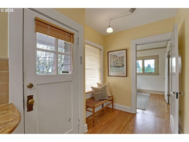 415 Ne MIRIMAR Pl, Portland, OR 97232