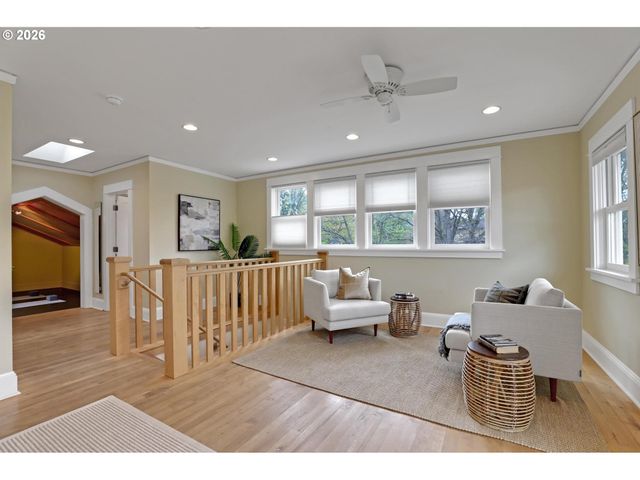 415 Ne MIRIMAR Pl, Portland, OR 97232