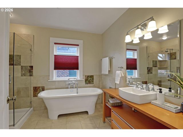 415 Ne MIRIMAR Pl, Portland, OR 97232