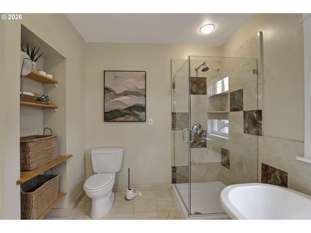 415 Ne MIRIMAR Pl, Portland, OR 97232