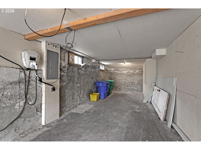 415 Ne MIRIMAR Pl, Portland, OR 97232