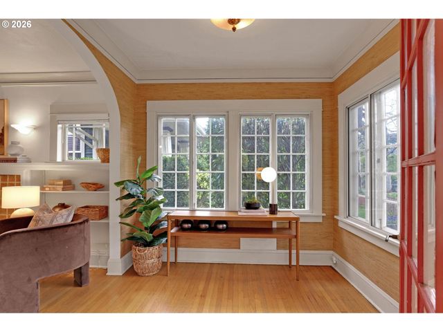 415 Ne MIRIMAR Pl, Portland, OR 97232