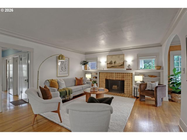 415 Ne MIRIMAR Pl, Portland, OR 97232