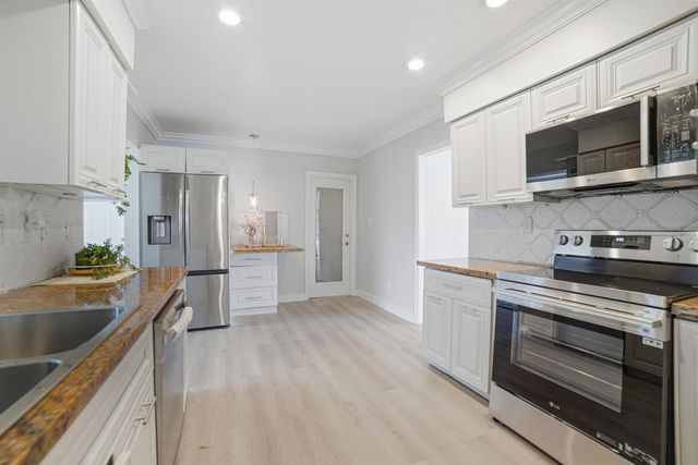 8106 NW 101st Avenue, Tamarac, FL 33321