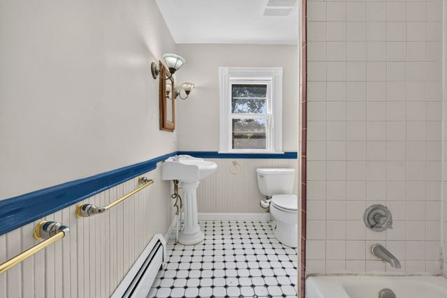22 Berkeley St A, Reading, MA 01867