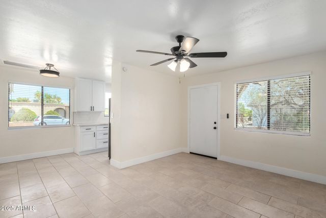 6813 E AVALON Drive Apt 1, Scottsdale, AZ 85251