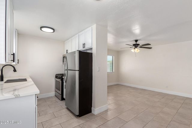 6813 E AVALON Drive Apt 1, Scottsdale, AZ 85251