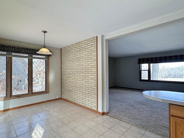 2539 N County Road E, Janesville, WI 53548