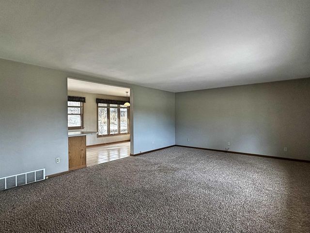 2539 N County Road E, Janesville, WI 53548