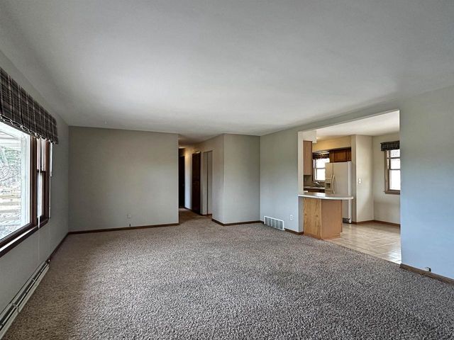 2539 N County Road E, Janesville, WI 53548