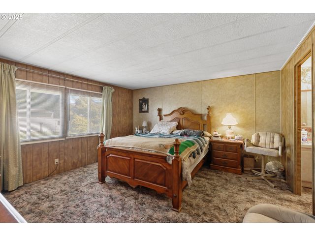 1146 LAURA St, Myrtle Creek, OR 97457