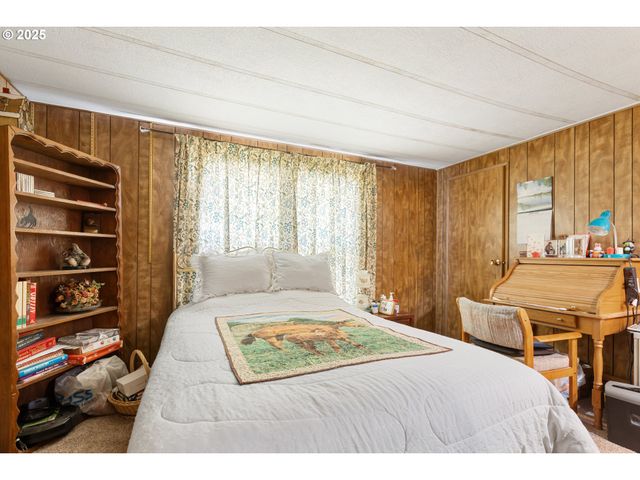 1146 LAURA St, Myrtle Creek, OR 97457