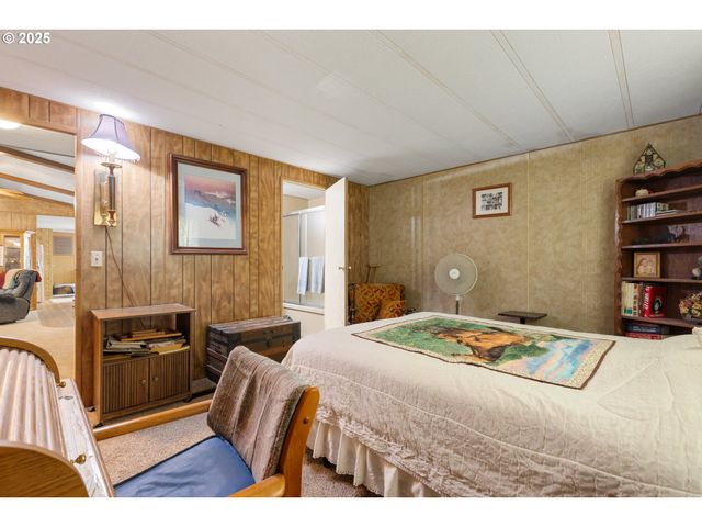 1146 LAURA St, Myrtle Creek, OR 97457