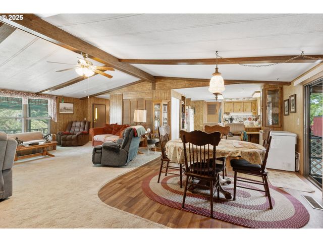 1146 LAURA St, Myrtle Creek, OR 97457