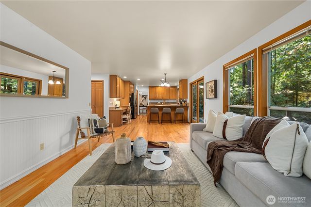 25327 236th Court SE, Maple Valley, WA 98038