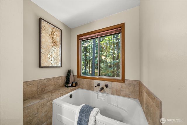 25327 236th Court SE, Maple Valley, WA 98038