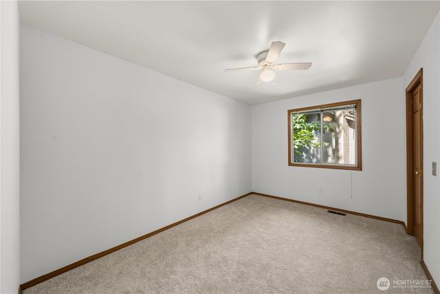 25327 236th Court SE, Maple Valley, WA 98038