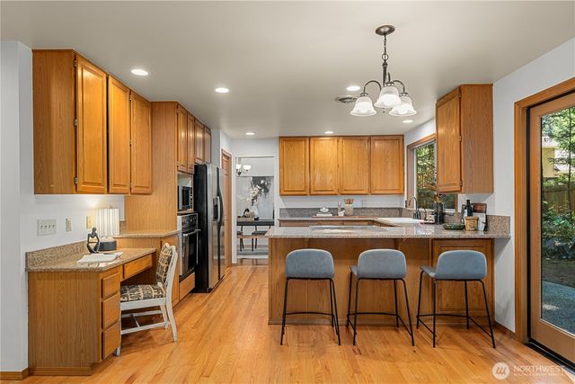 25327 236th Court SE, Maple Valley, WA 98038