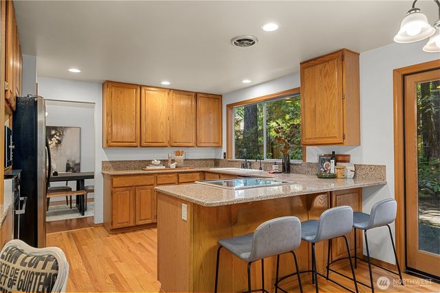 25327 236th Court SE, Maple Valley, WA 98038