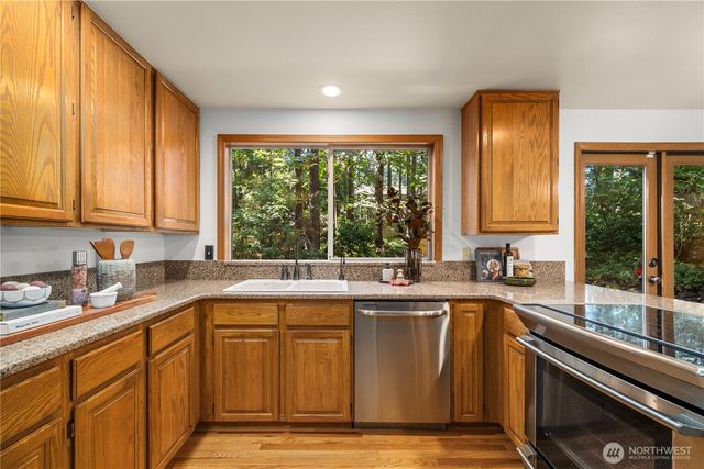 25327 236th Court SE, Maple Valley, WA 98038