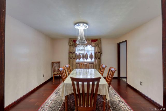 12 Nob Hill Road, Poughkeepsie, NY 12603