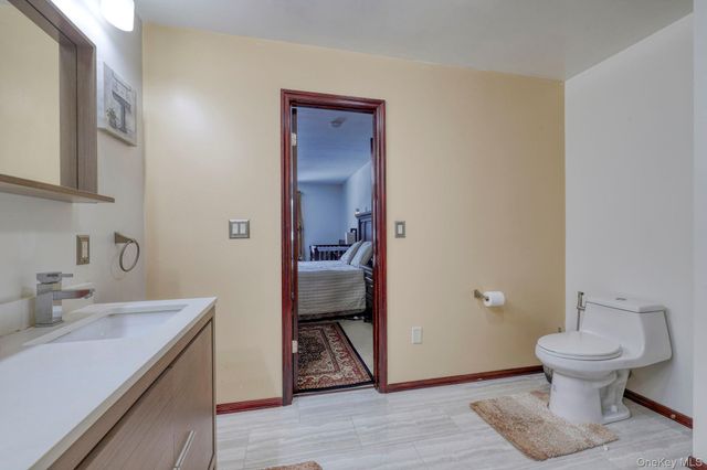 12 Nob Hill Road, Poughkeepsie, NY 12603