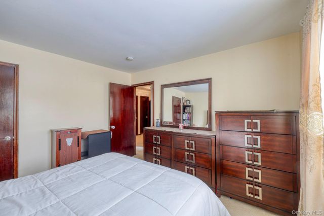 12 Nob Hill Road, Poughkeepsie, NY 12603