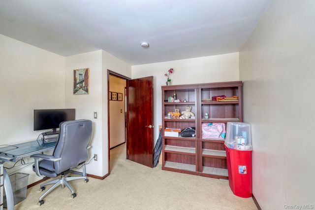 12 Nob Hill Road, Poughkeepsie, NY 12603