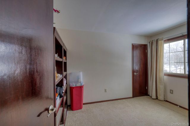 12 Nob Hill Road, Poughkeepsie, NY 12603