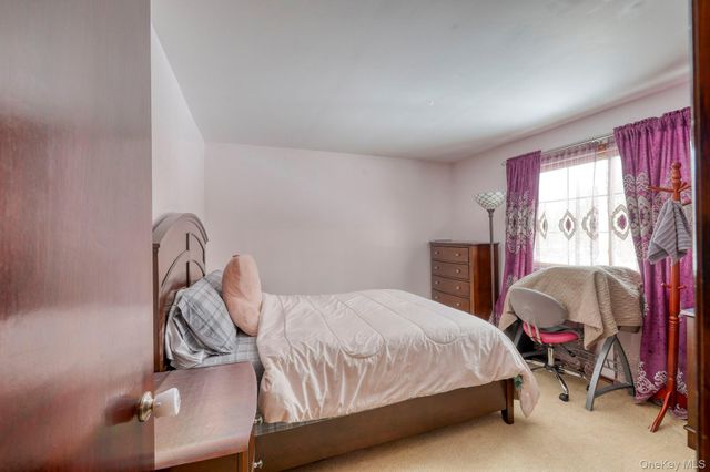 12 Nob Hill Road, Poughkeepsie, NY 12603