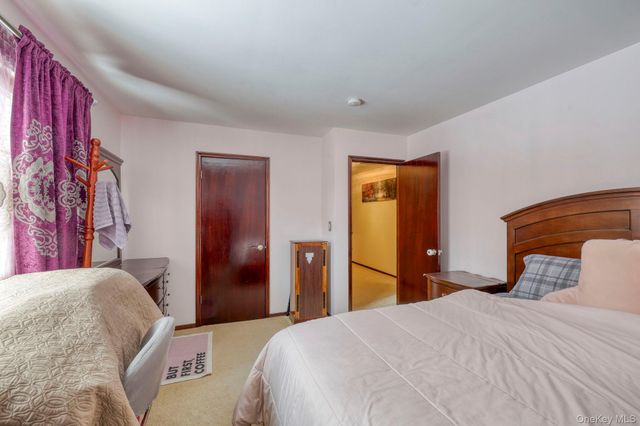 12 Nob Hill Road, Poughkeepsie, NY 12603