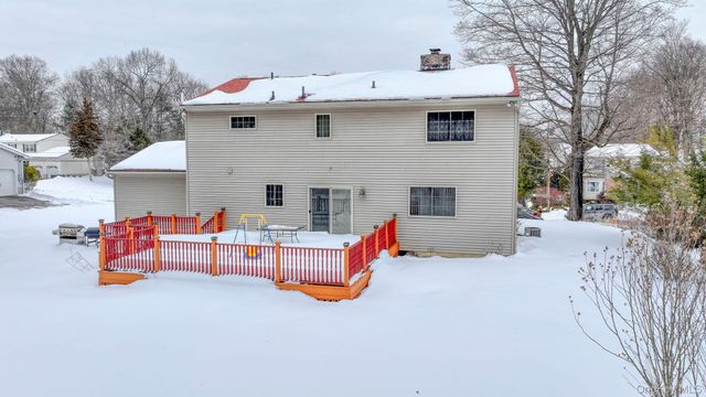 12 Nob Hill Road, Poughkeepsie, NY 12603