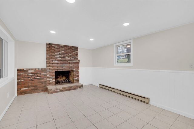 25 Fox Hill Rd, Ludlow, MA 01056