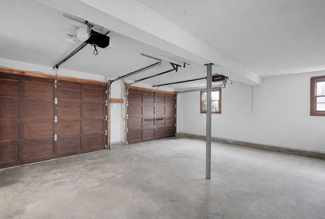 25 Fox Hill Rd, Ludlow, MA 01056