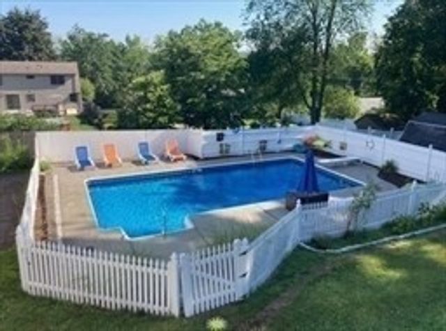 25 Fox Hill Rd, Ludlow, MA 01056