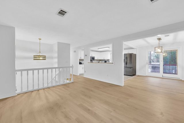 25 Fox Hill Rd, Ludlow, MA 01056