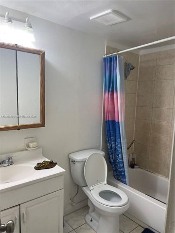 3610 NW 21st St 311, Lauderdale Lakes, FL 33311