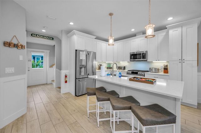 204 GULF BOULEVARD, Indian Rocks Beach, FL 33785