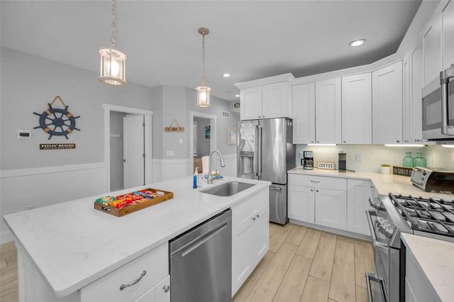 204 GULF BOULEVARD, Indian Rocks Beach, FL 33785