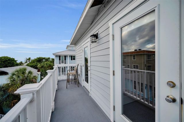 204 GULF BOULEVARD, Indian Rocks Beach, FL 33785