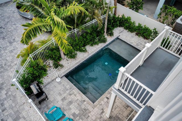 204 GULF BOULEVARD, Indian Rocks Beach, FL 33785