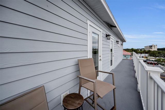 204 GULF BOULEVARD, Indian Rocks Beach, FL 33785