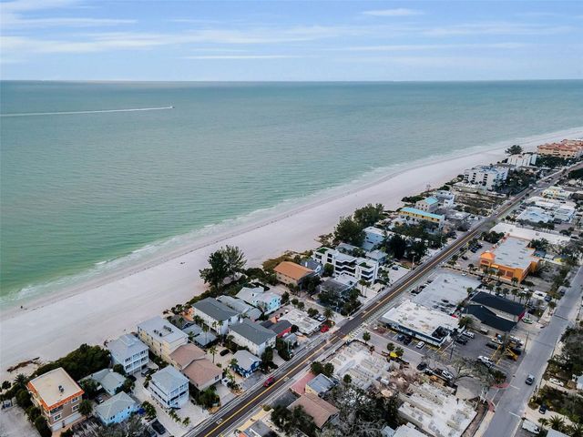 204 GULF BOULEVARD, Indian Rocks Beach, FL 33785