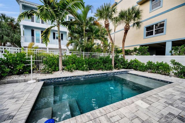 204 GULF BOULEVARD, Indian Rocks Beach, FL 33785